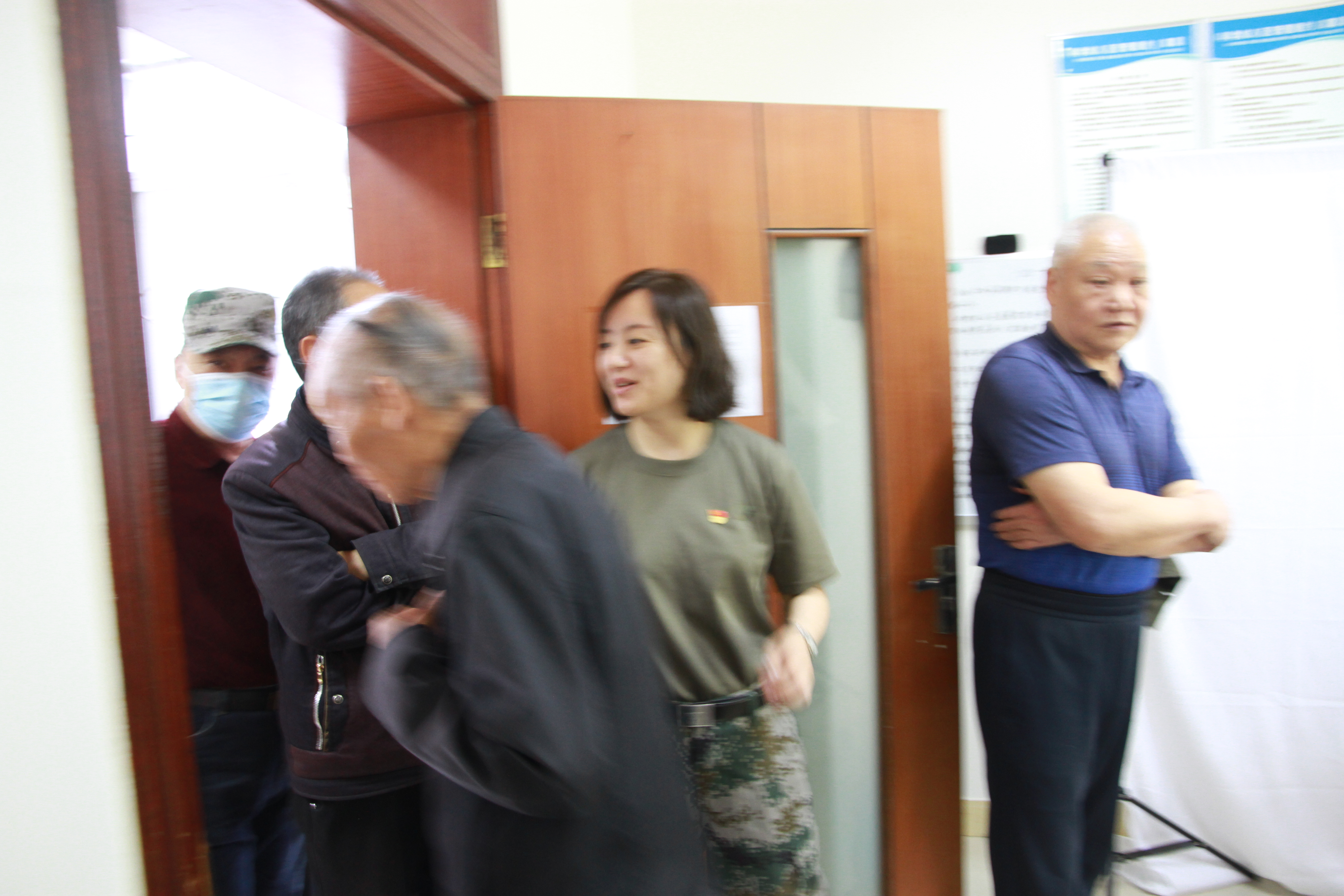 志愿服务进社区 关爱老兵暖人心(图2)