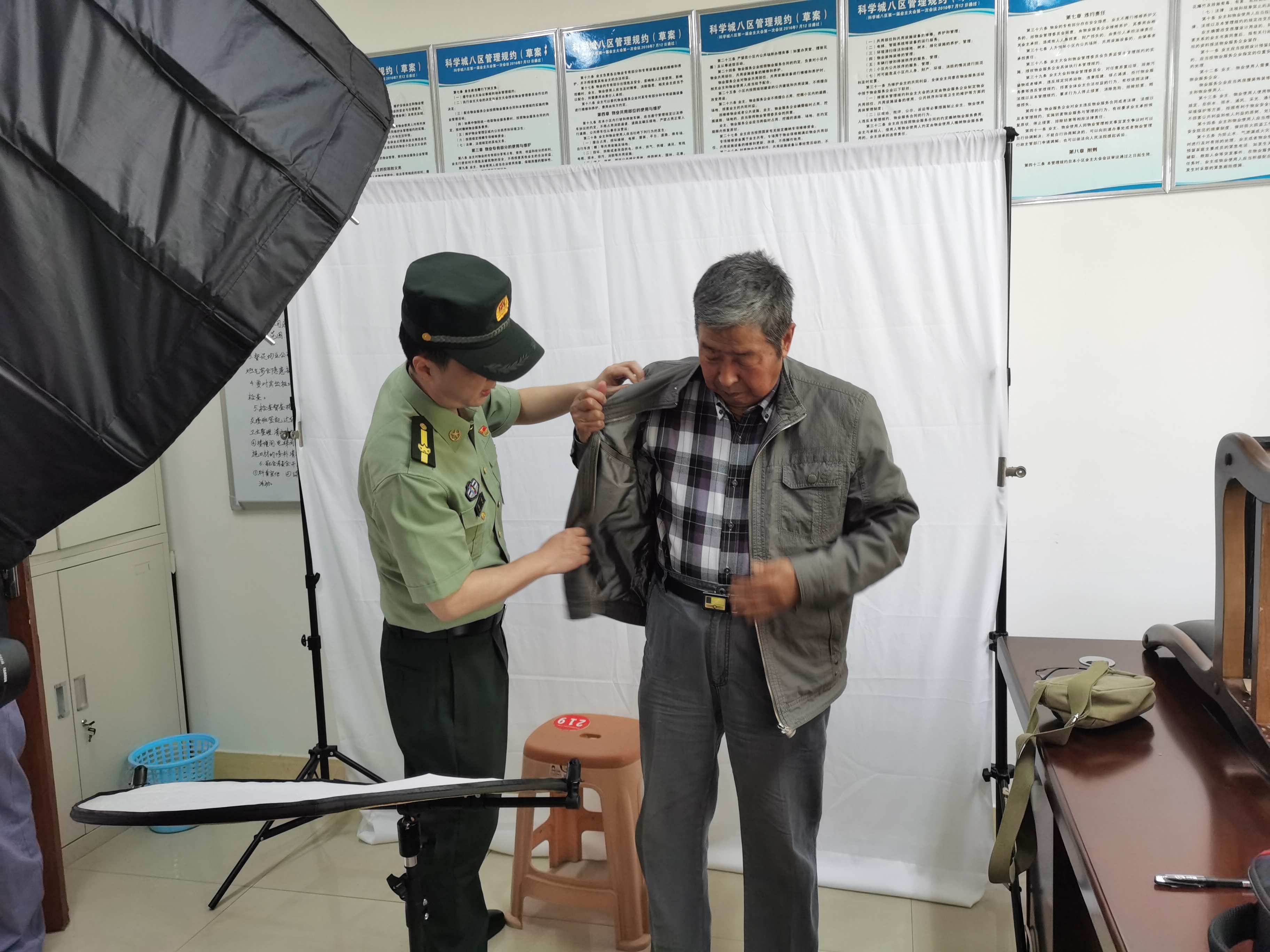 志愿服务进社区 关爱老兵暖人心(图3)