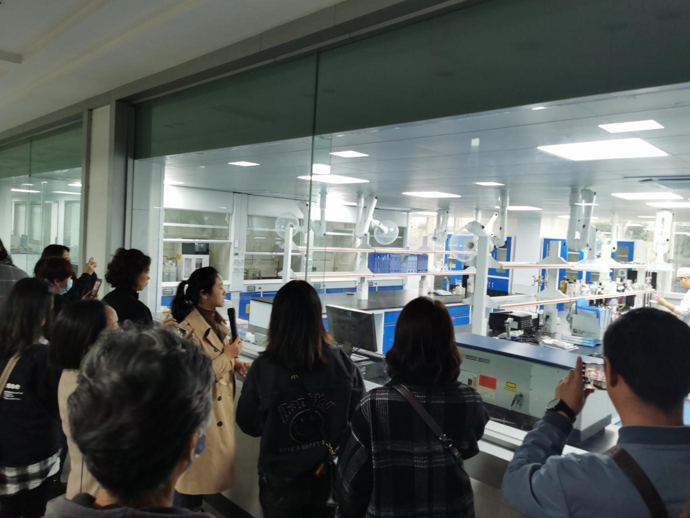 课间一杯奶  健康每一天——科学城春蕾学校中小学生课间饮用学生奶(图2)
