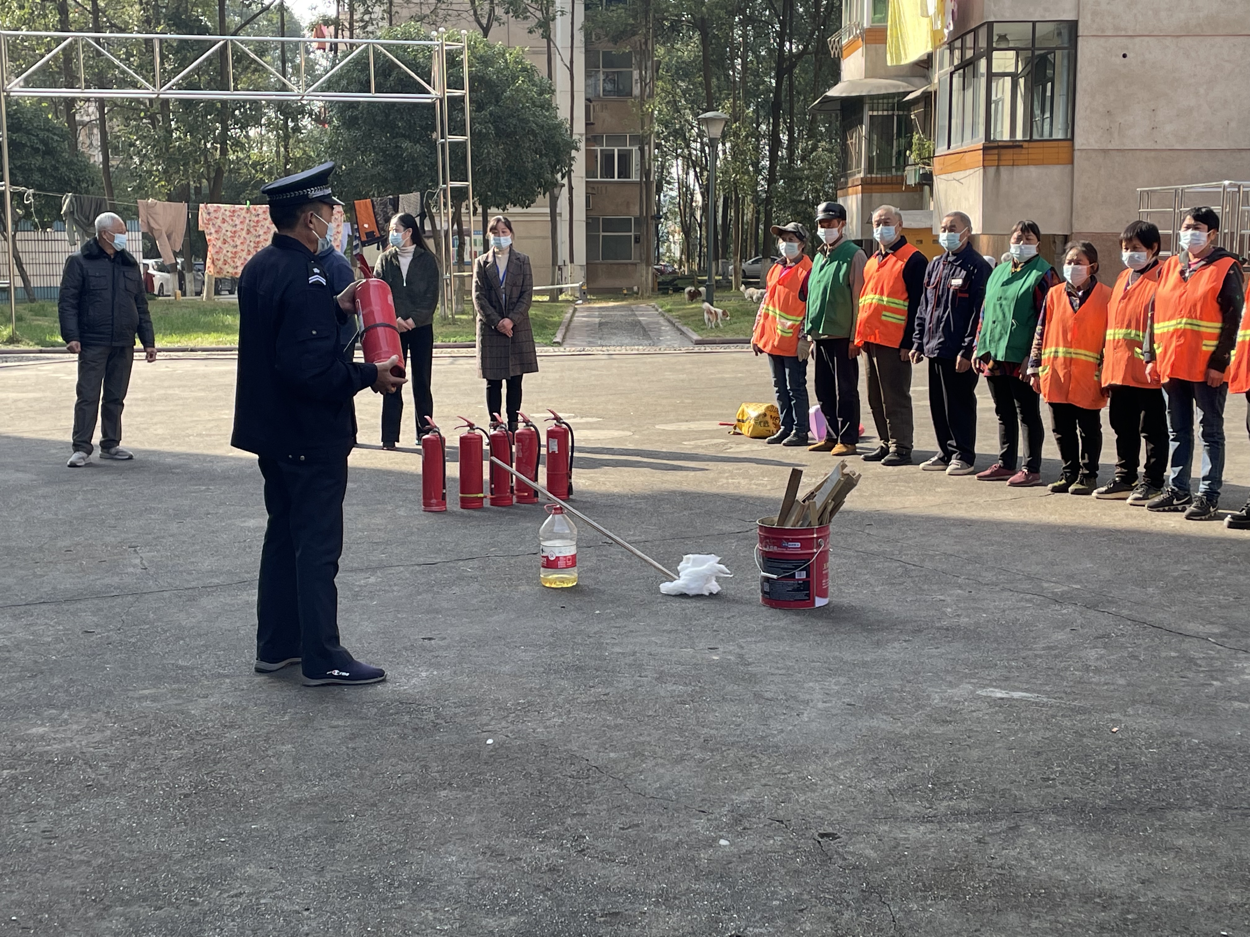 春雷街道工作动态(“119”消防日工作专刊—2021年第二十四期)(图1) 春雷街道工作动态(“119”消防日工作专刊—2021年第二十四期)(图1)