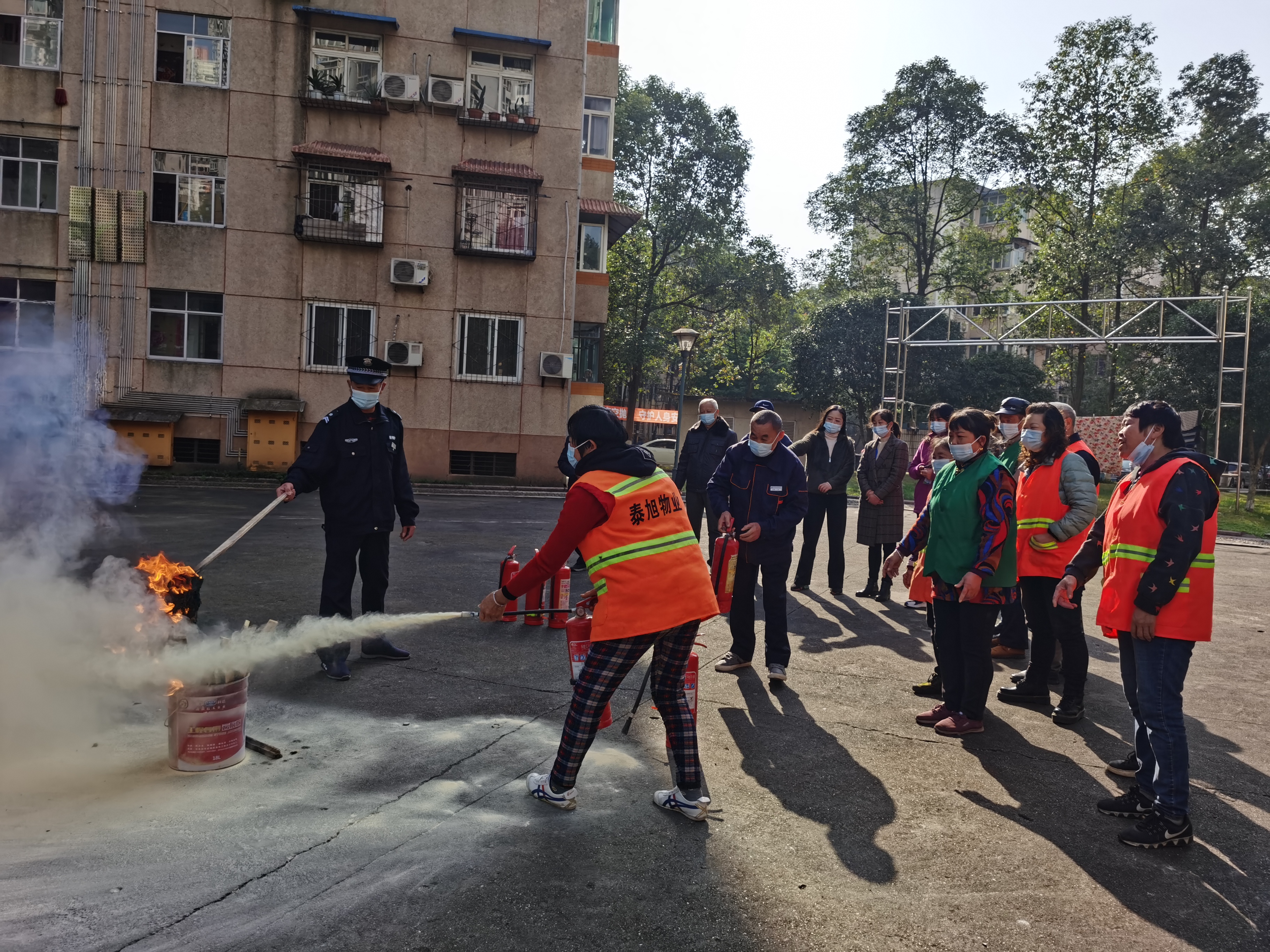 春雷街道工作动态(“119”消防日工作专刊—2021年第二十四期)(图2) 春雷街道工作动态(“119”消防日工作专刊—2021年第二十四期)(图2)