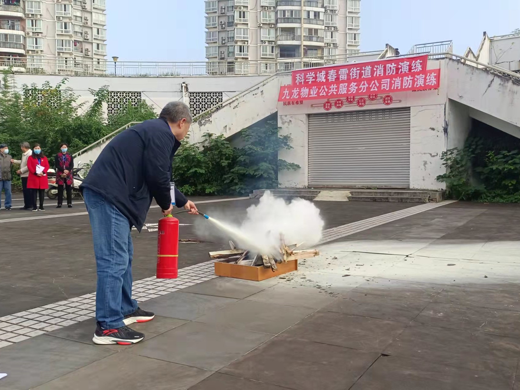 春雷街道工作动态(“119”消防日工作专刊—2021年第二十四期)(图10) 春雷街道工作动态(“119”消防日工作专刊—2021年第二十四期)(图10)