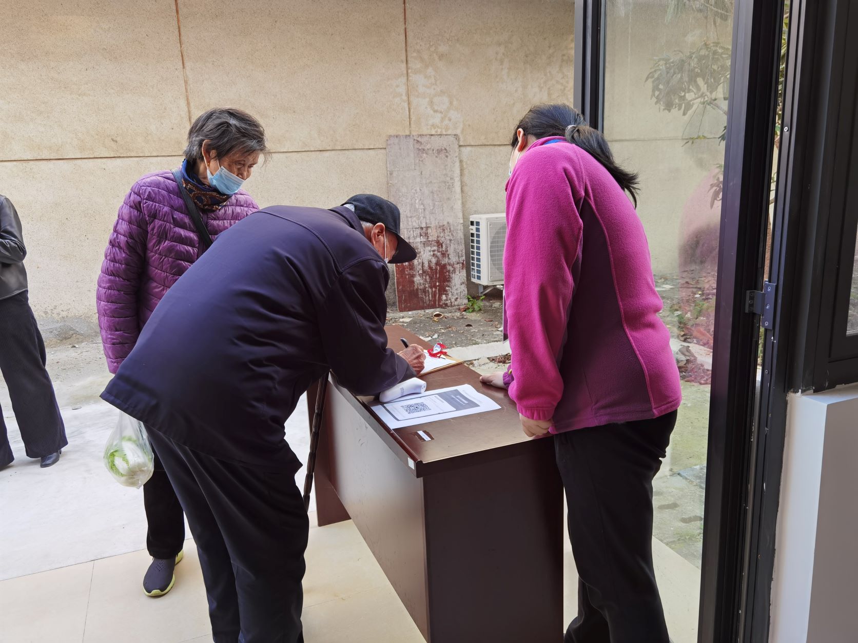 让老年人玩转智能手机 为生活助力添彩 ——科学城春雷街道党工委“党史学习教育,我为群众办实事”活动(图5) 让老年人玩转智能手机 为生活助力添彩 ——科学城春雷街道党工委“党史学习教育,我为群众办实事”活动(图5)