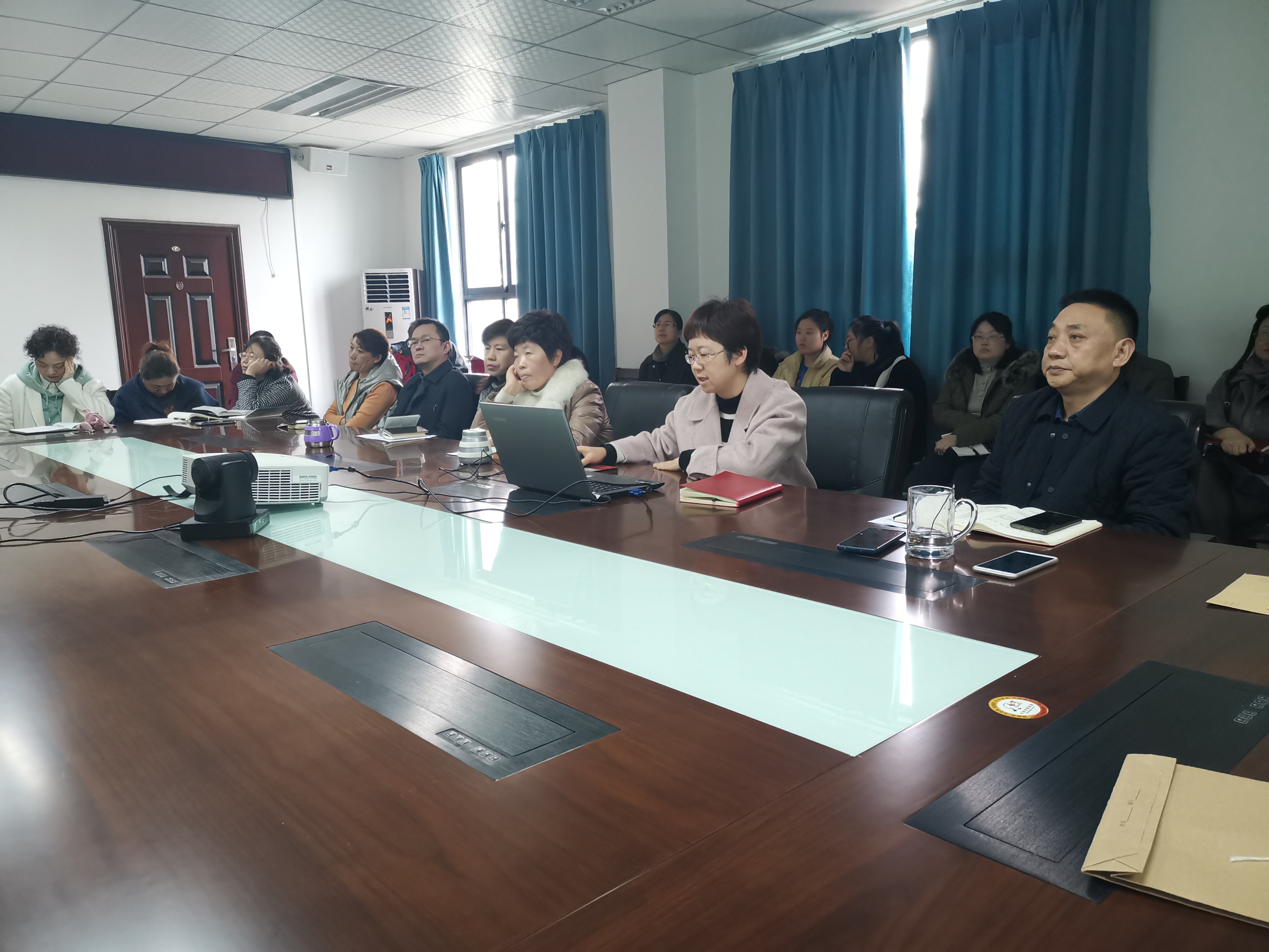 卫生健康与社会保障中心举办廉政教育专题党课(图2) 卫生健康与社会保障中心举办廉政教育专题党课(图2)