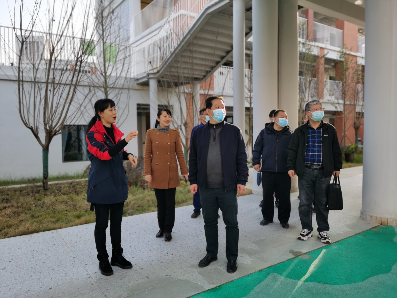 现场安全考核检查 筑牢安全生产防线——公管部、部安办领导一行莅临科学城春蕾学校进行安全现场考核检查(图2)