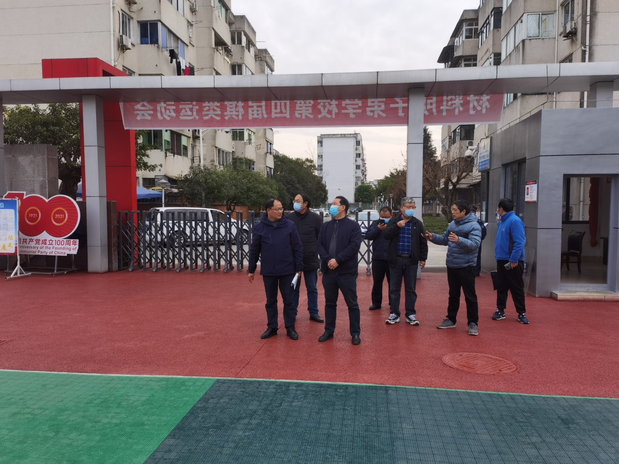 现场安全考核检查 筑牢安全生产防线——公管部、部安办领导一行莅临科学城春蕾学校进行安全现场考核检查(图3)