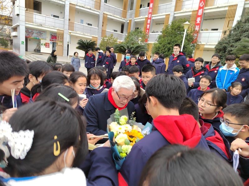 “传承两弹精神  浸润真情教育”爱国主义教育活动(图3)