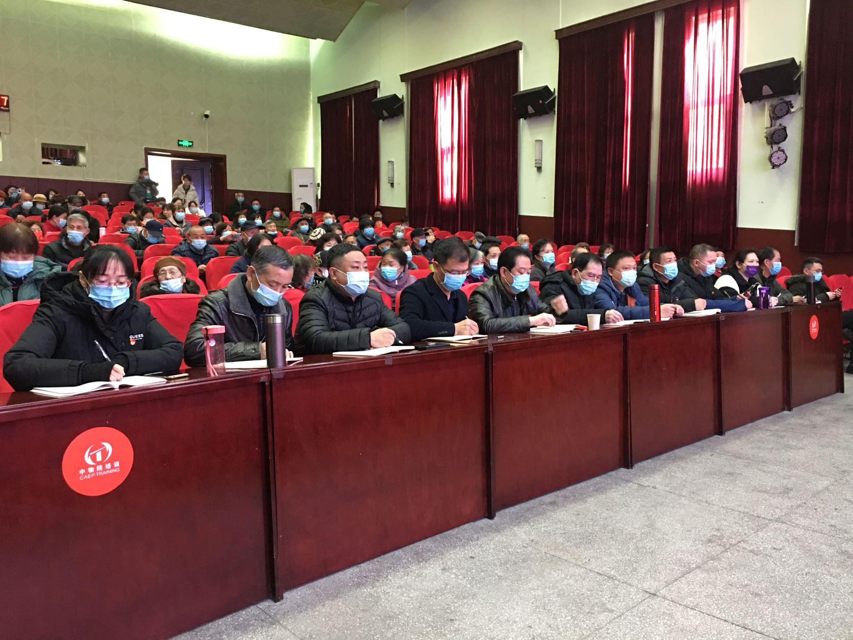 不忘百年奋斗路 砥砺奋进新征程 ——春雷街道党工委、社区管理服务中心党支部组织学习贯彻十九届六中全会精神(图2)