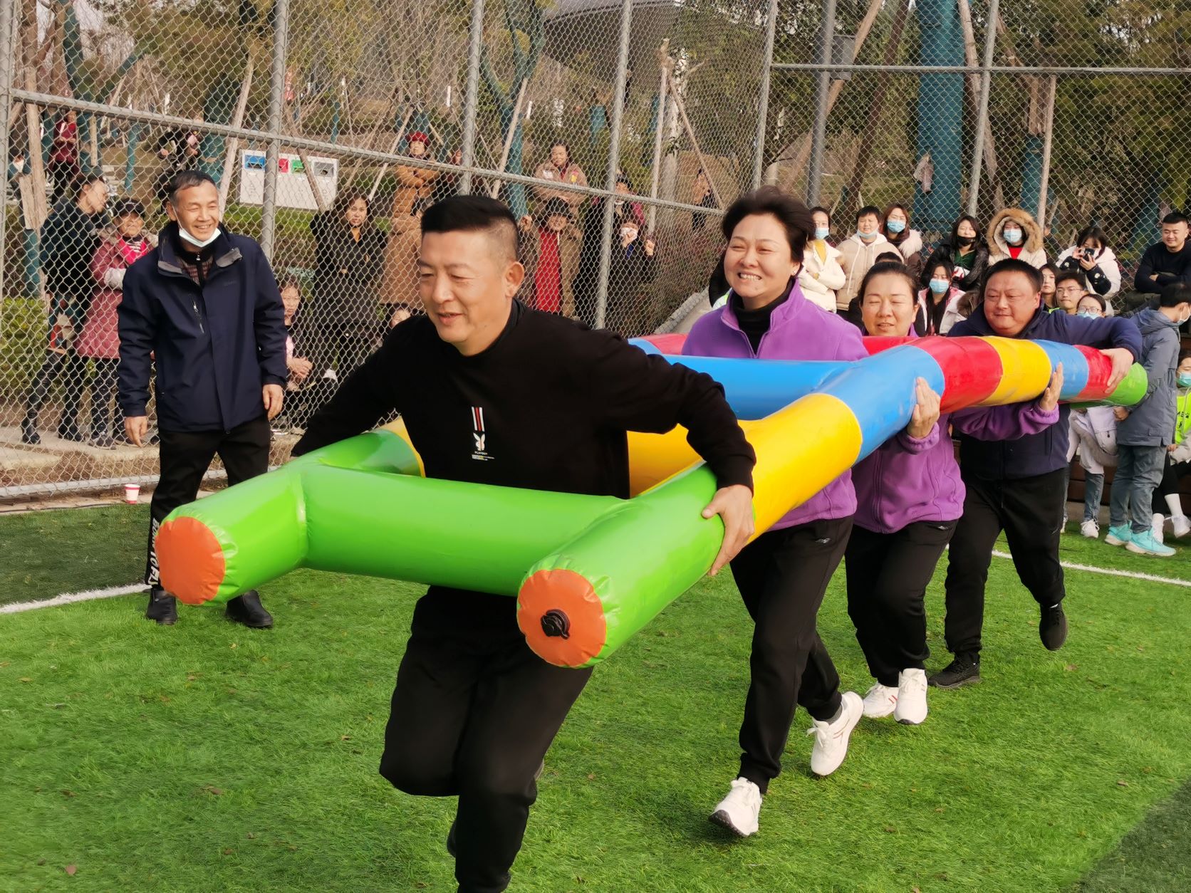 团结拼搏展风采 携手共进迎新年(图7) 团结拼搏展风采 携手共进迎新年(图7)