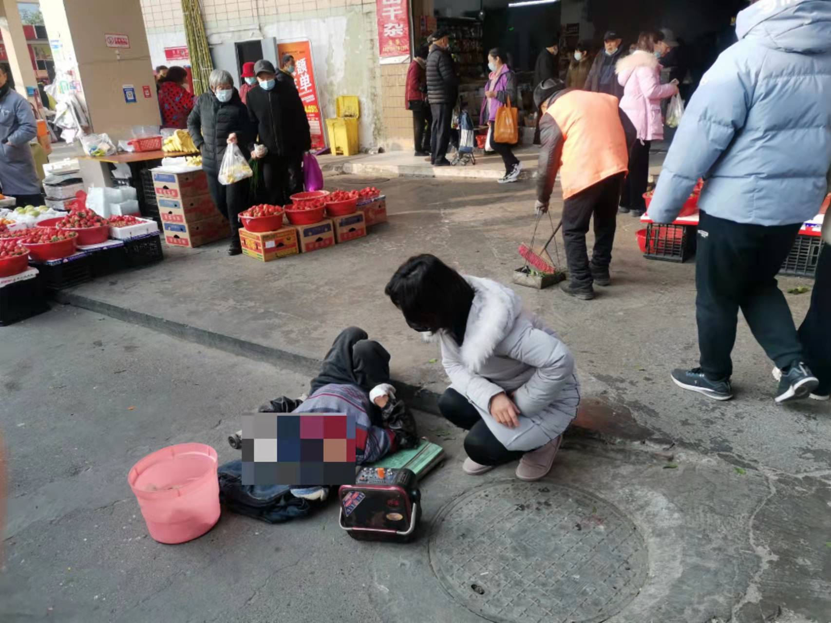 科学城民政局联合多部门开展街面巡查救助工作(图1) 科学城民政局联合多部门开展街面巡查救助工作(图1)