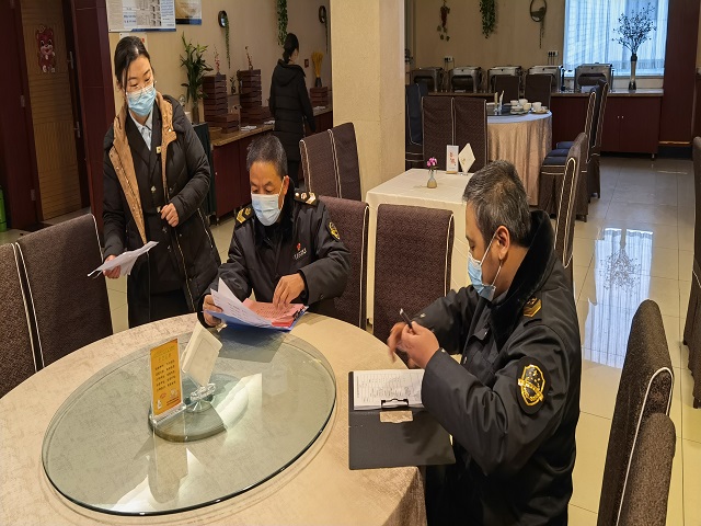 科学城市场监管局“春雷行动2022”第八期开展春节前食品安全大检查(图2)