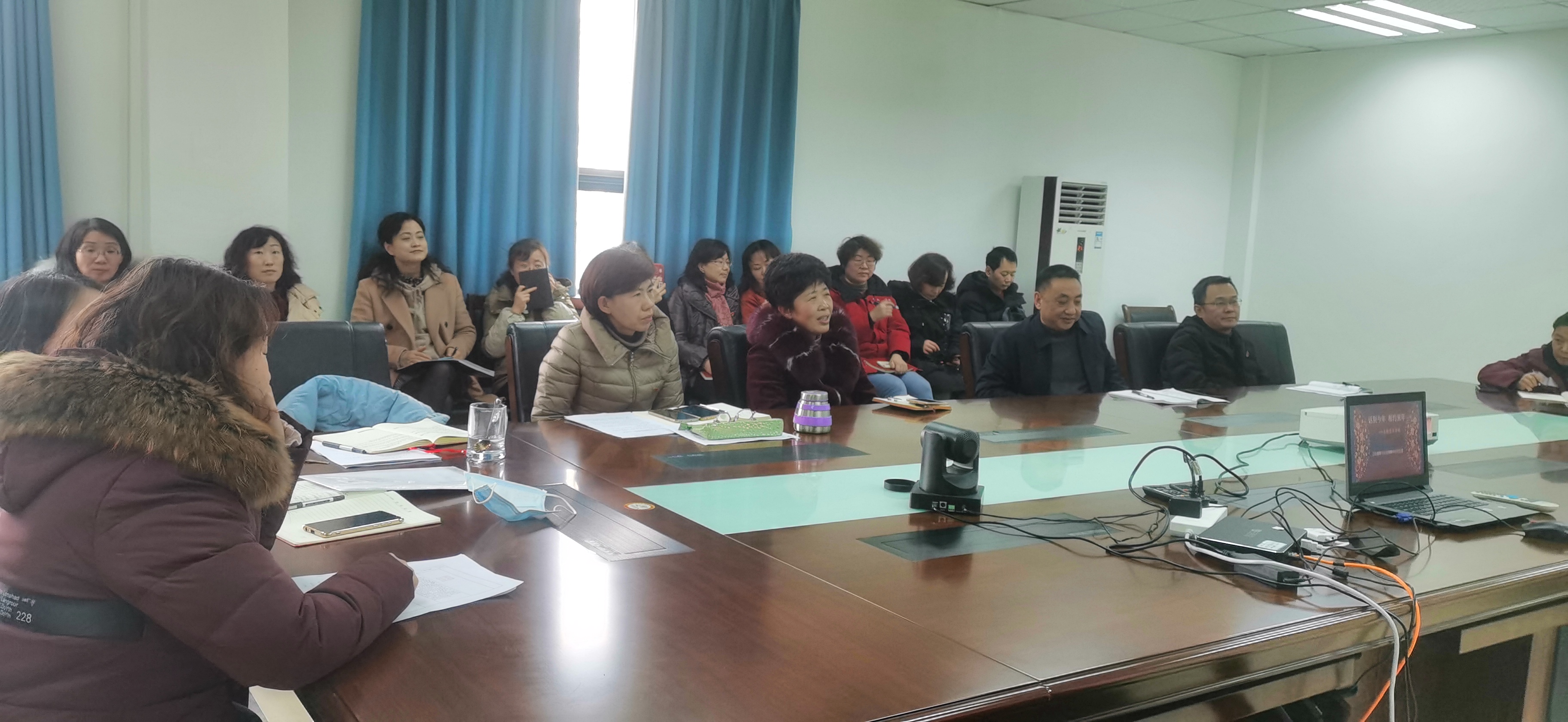 卫生健康与社会保障中心党支部举行“话别今年 相约来年”主题党日活动(图3) 卫生健康与社会保障中心党支部举行“话别今年 相约来年”主题党日活动(图3)