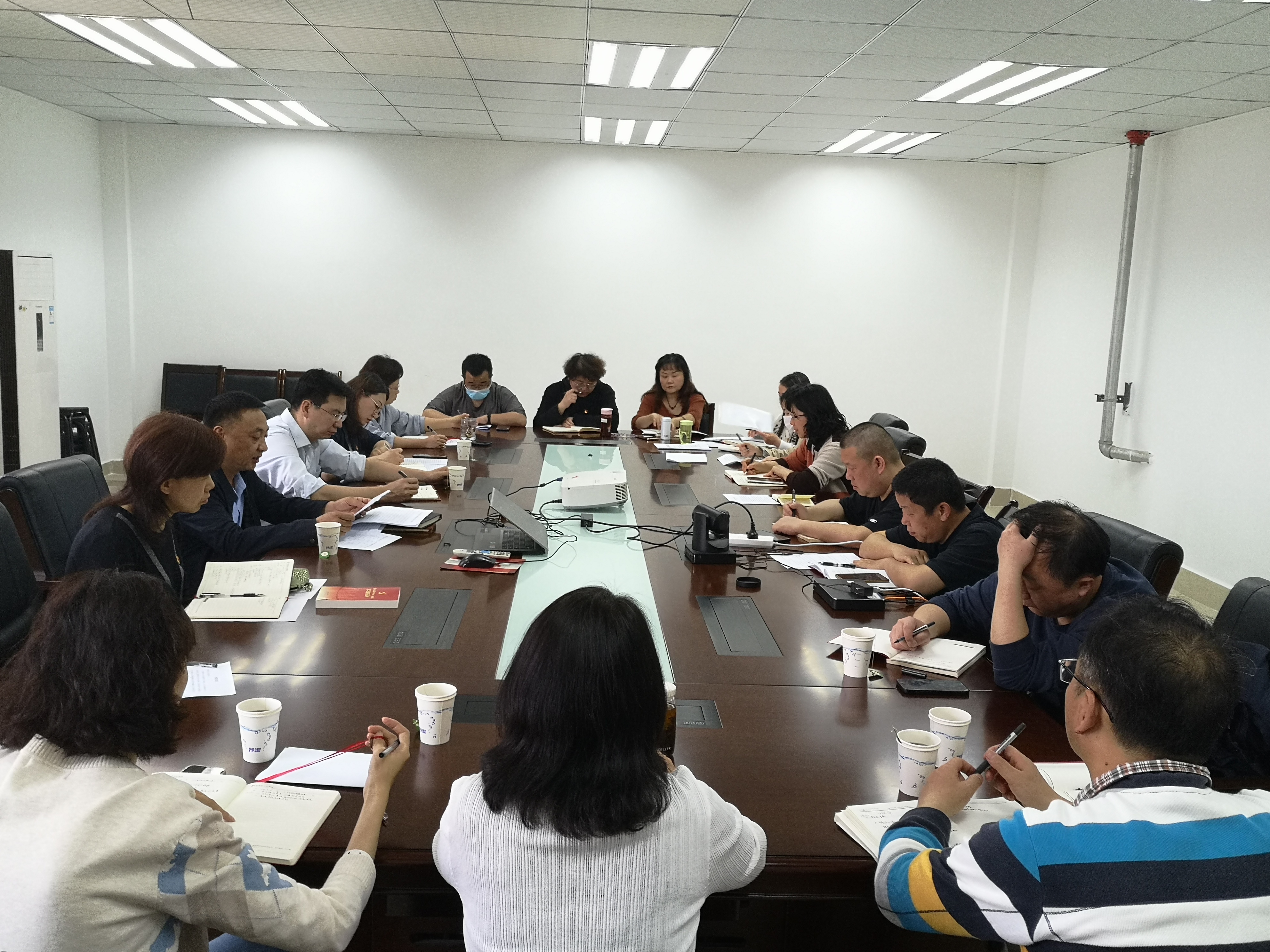 医疗与民政中心党支部召开2021年度组织生活会(图1) 医疗与民政中心党支部召开2021年度组织生活会(图1)