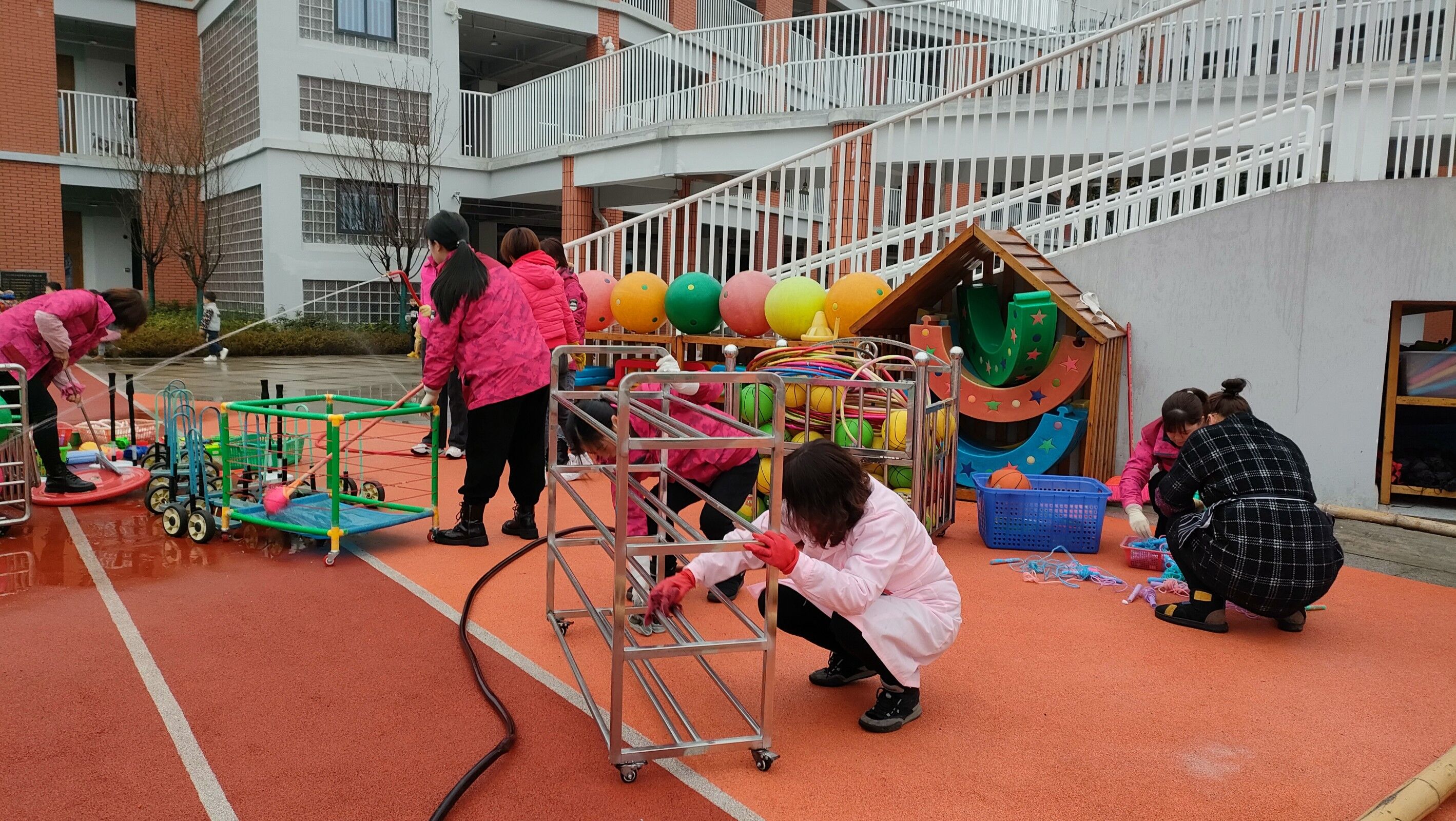 建设健康家园 共享健康佳节--科学城爱卫办组织开展“迎新春”爱国卫生专项活动 助力常态化疫情防控 (图7) 建设健康家园 共享健康佳节--科学城爱卫办组织开展“迎新春”爱国卫生专项活动 助力常态化疫情防控 (图7)