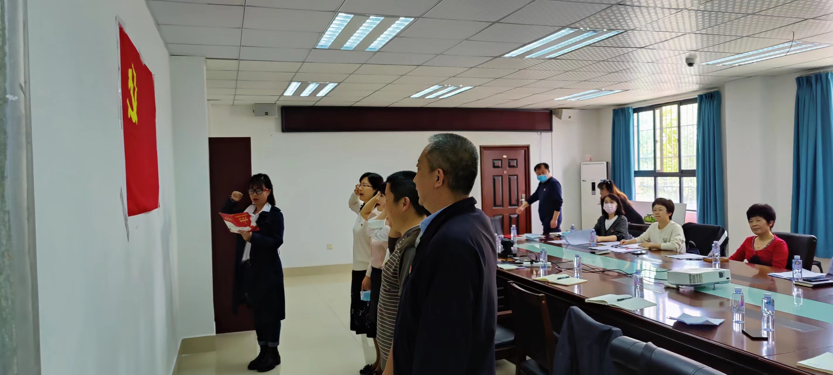 医疗与民政中心党支部组织开展2022年4月主题党日活动(图2) 医疗与民政中心党支部组织开展2022年4月主题党日活动(图2)