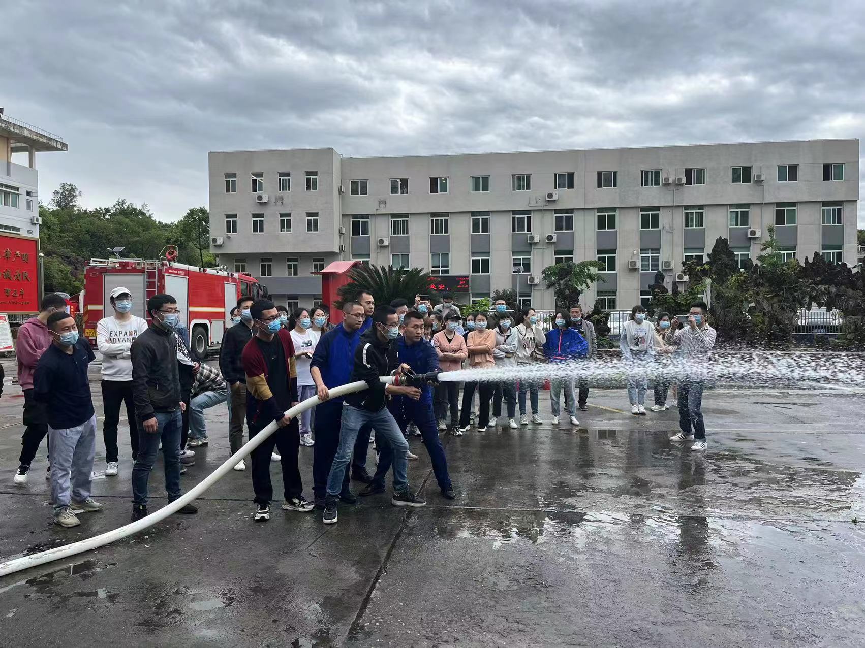 院专项服务单位走进“红门”学消防(图4)