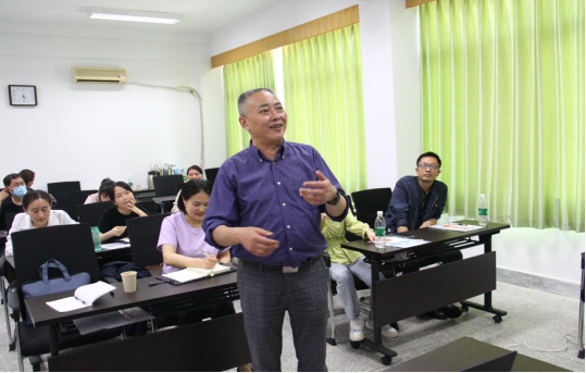 院史教育增强使命担当   讲解培训提升专业素养(图6)