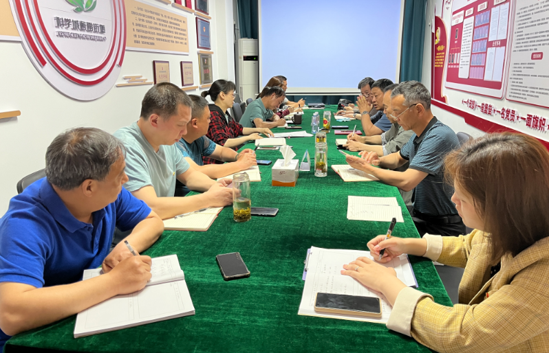防疫不松懈 “五一”我在岗 ——春雷街道强化节日期间疫情防控工作（疫情防控专刊之八—2022年第十七期）(图1)