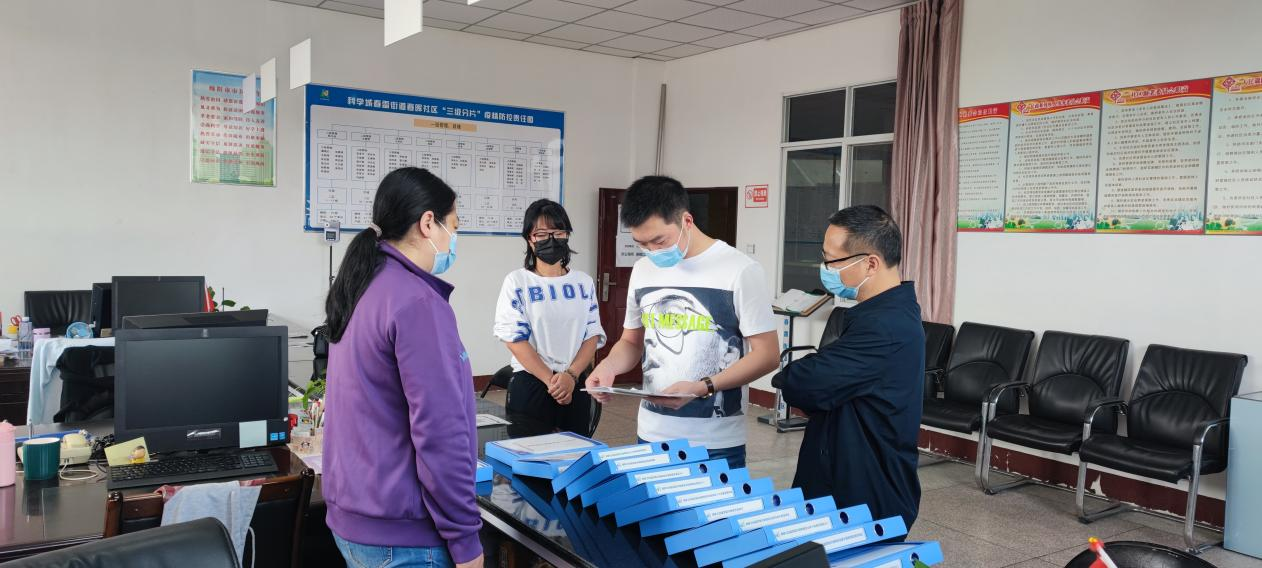 市民政局督导检查科学城社区疫防控工作(图1)