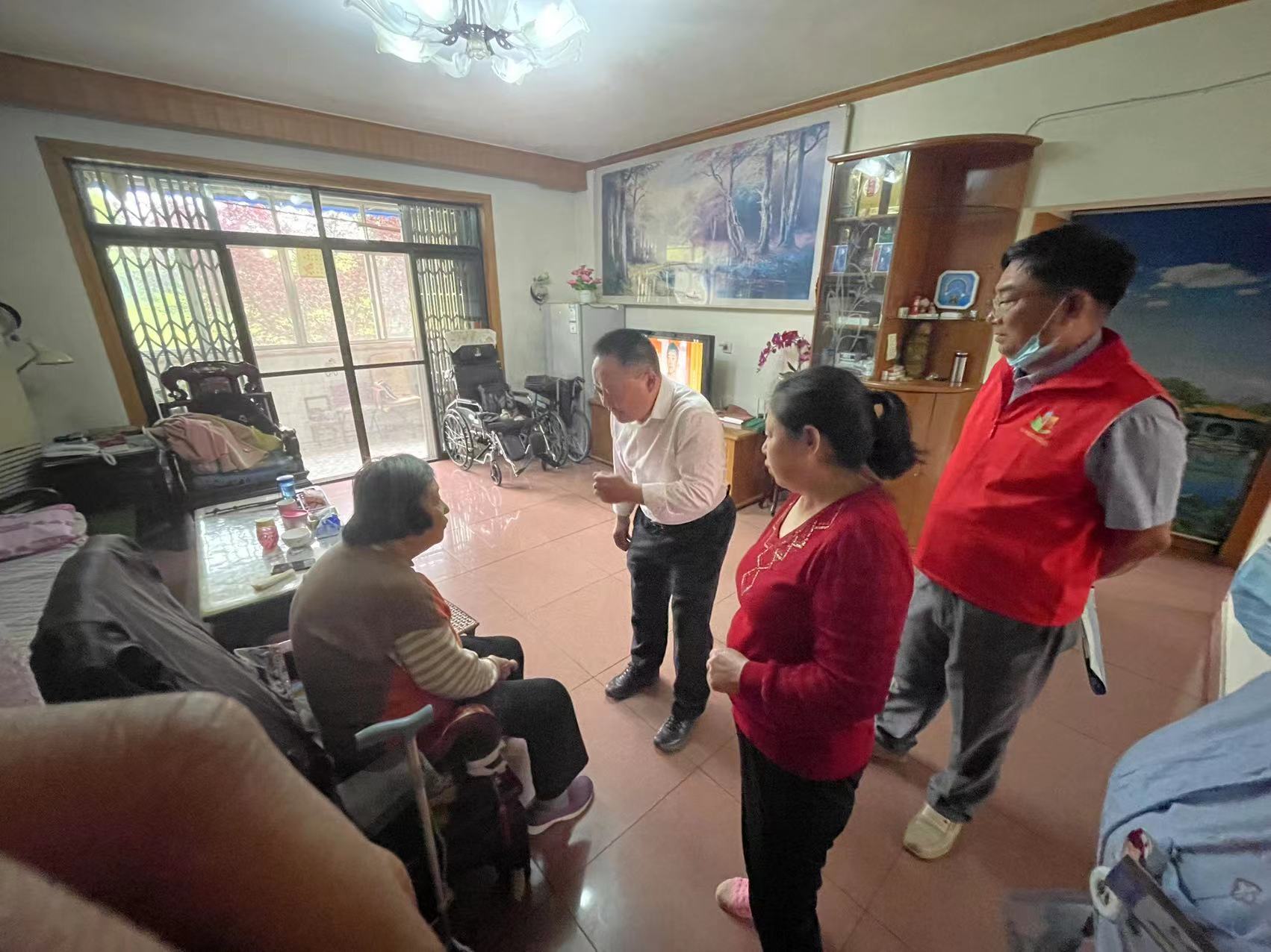 多措并举 全力攻坚---科学城掀起60岁以上老年人疫苗接种攻坚热潮(图4) 多措并举 全力攻坚---科学城掀起60岁以上老年人疫苗接种攻坚热潮(图4)