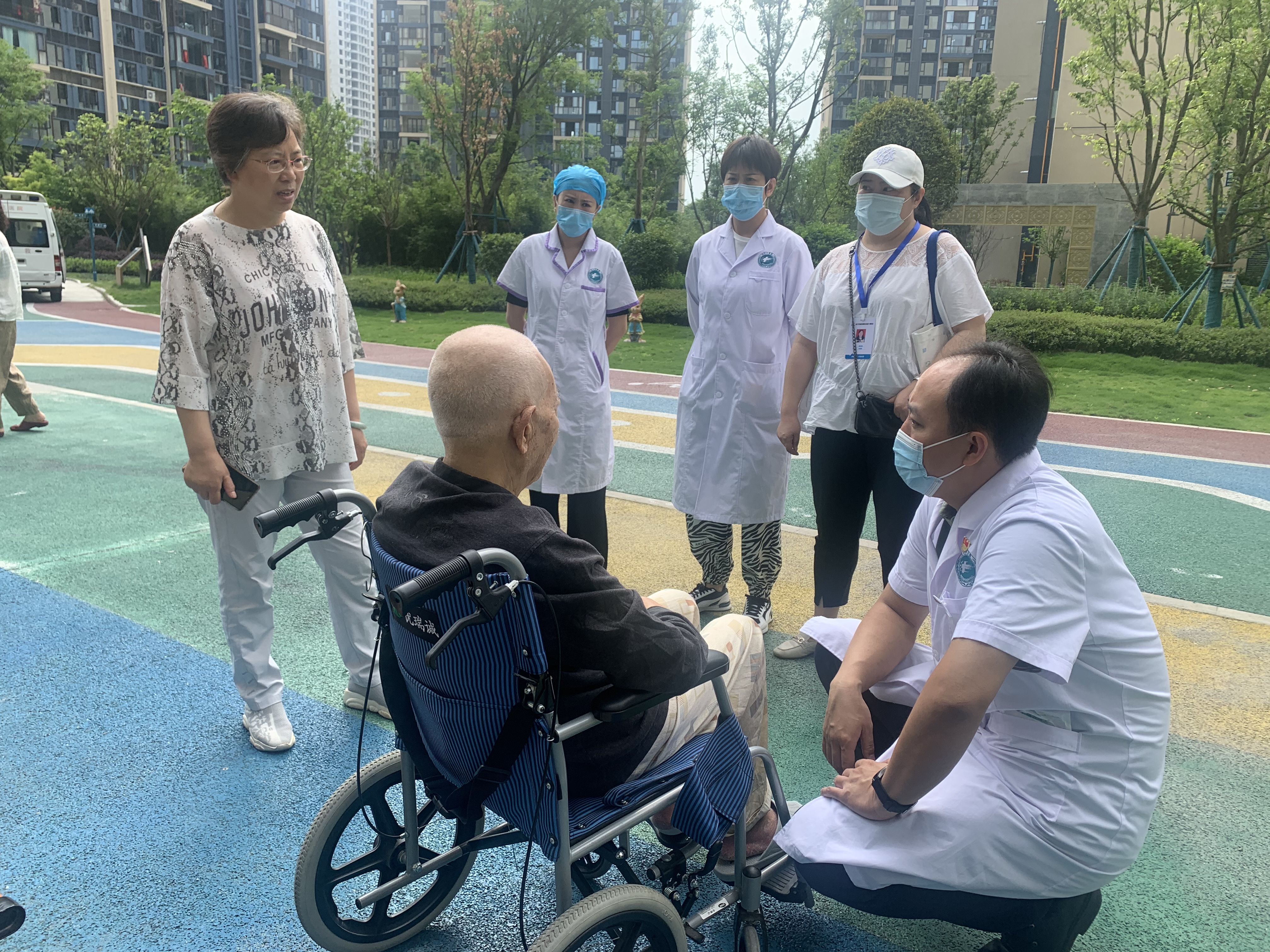 多措并举 全力攻坚---科学城掀起60岁以上老年人疫苗接种攻坚热潮(图15) 多措并举 全力攻坚---科学城掀起60岁以上老年人疫苗接种攻坚热潮(图15)