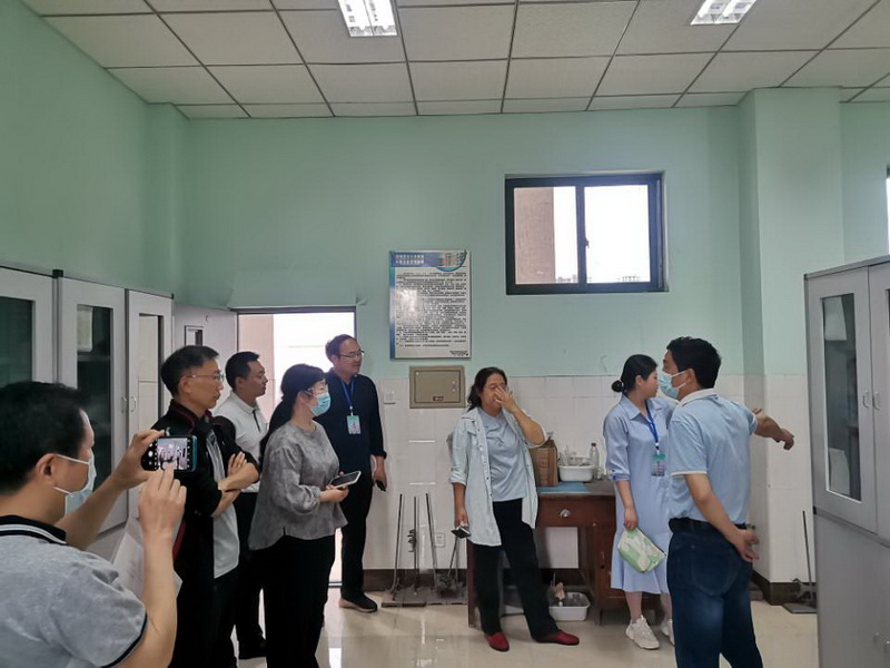 科学城教育和体育局 开展学校校舍、实验室危化品安全专项检查(图1)