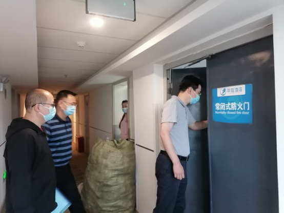 科办苗红波副主任开展疫情防控后备隔离酒店设置情况调研(图4)