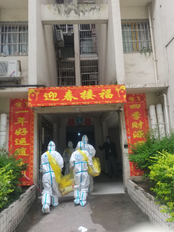 携手同心，“邻”危不惧 九〇三医院援广安核酸采集队驰援邻水抗疫一线(图3)