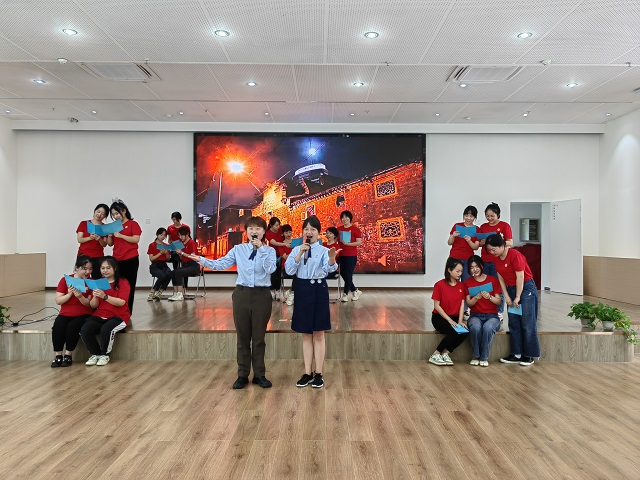 颂扬两弹精神  传承革命文化——科学城春蕾学校幼托中心园“两弹组歌”展演活动(图2)