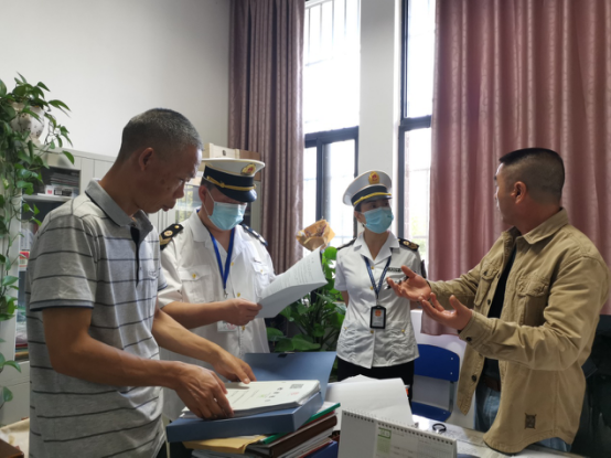 全力护航2022年高中考 ----科学城卫生监督在行动(图1) 全力护航2022年高中考 ----科学城卫生监督在行动(图1)