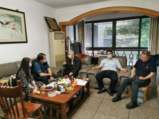 抗疫服务两手抓 社保便民职工夸--科学城社保局年内首次赴成都报销医疗费用(图4) 抗疫服务两手抓 社保便民职工夸--科学城社保局年内首次赴成都报销医疗费用(图4)