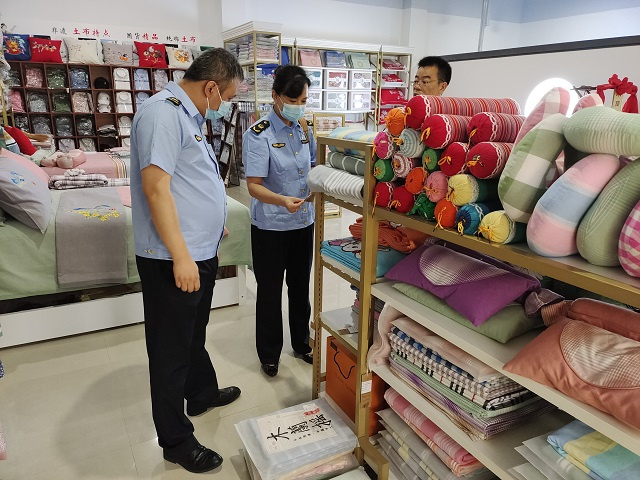 科学城市场监管局对辖区扶贫产品经营单位开展监督检查(图2)