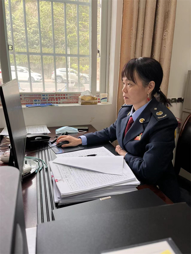 科学城纳税服务战线一颗亮晶晶的星星——王琴荣获全市2021年纳税服务明星(图4) 科学城纳税服务战线一颗亮晶晶的星星——王琴荣获全市2021年纳税服务明星(图4)