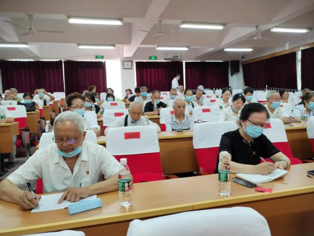 科学城春雷街道党工委召开“光荣在党50年” 纪念章颁发仪式(图6) 科学城春雷街道党工委召开“光荣在党50年” 纪念章颁发仪式(图6)