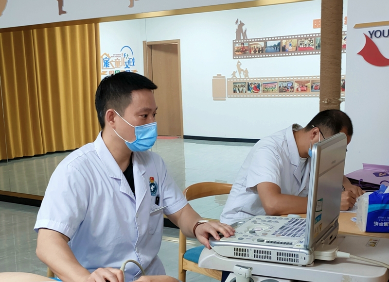 党建服务进社区 义诊活动暖人心 九〇三医院医技党支部开展党建联盟义诊活动(图7)