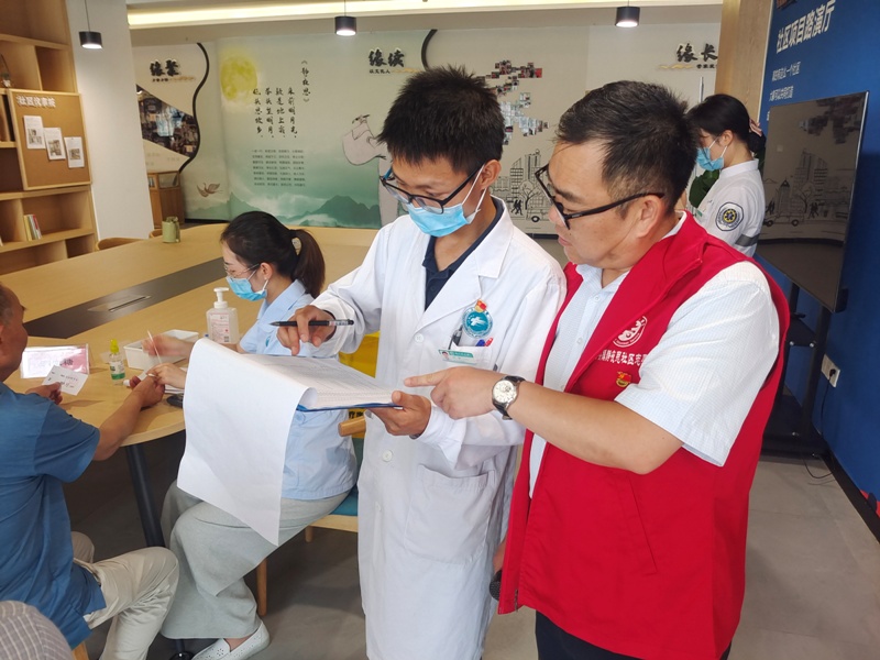 党建服务进社区 义诊活动暖人心 九〇三医院医技党支部开展党建联盟义诊活动(图11)