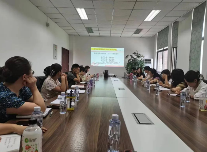 博采众长共发展 凝心聚力谱新篇——记新老初三、高三对接交流会(图1)