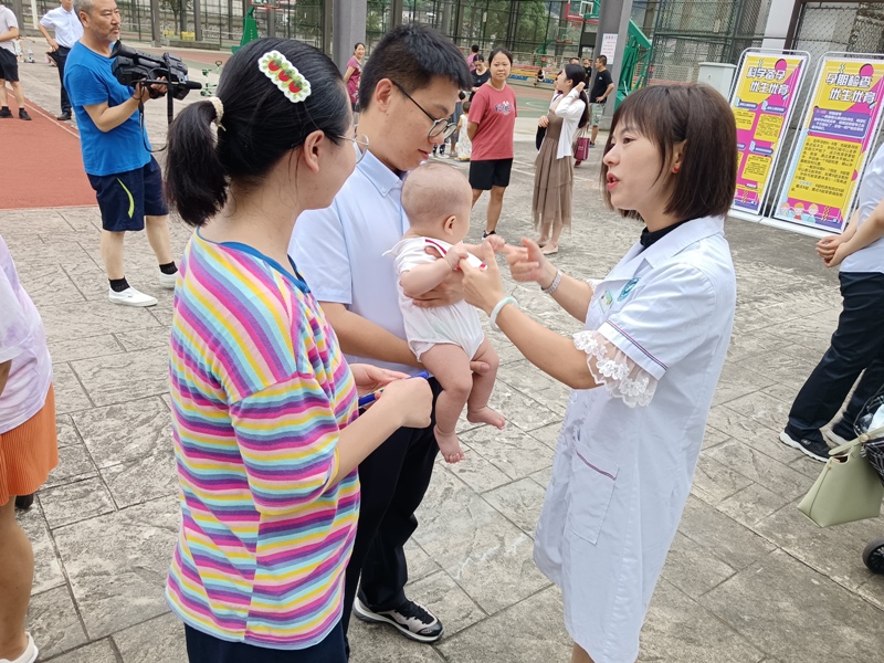 生命至上，守护未来 九〇三医院携手材料所工会开展第33个世界人口日主题宣传活动(图3)