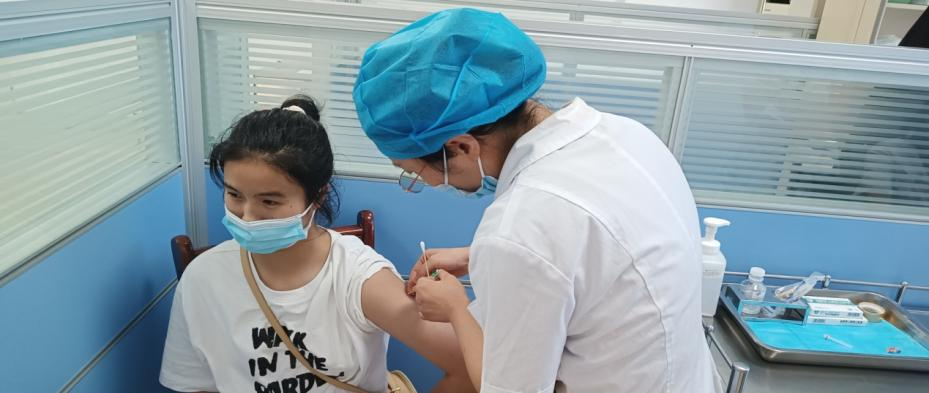 保民生 促健康--科学城在校适龄女孩HPV疫苗开始接种(图3) 保民生 促健康--科学城在校适龄女孩HPV疫苗开始接种(图3)