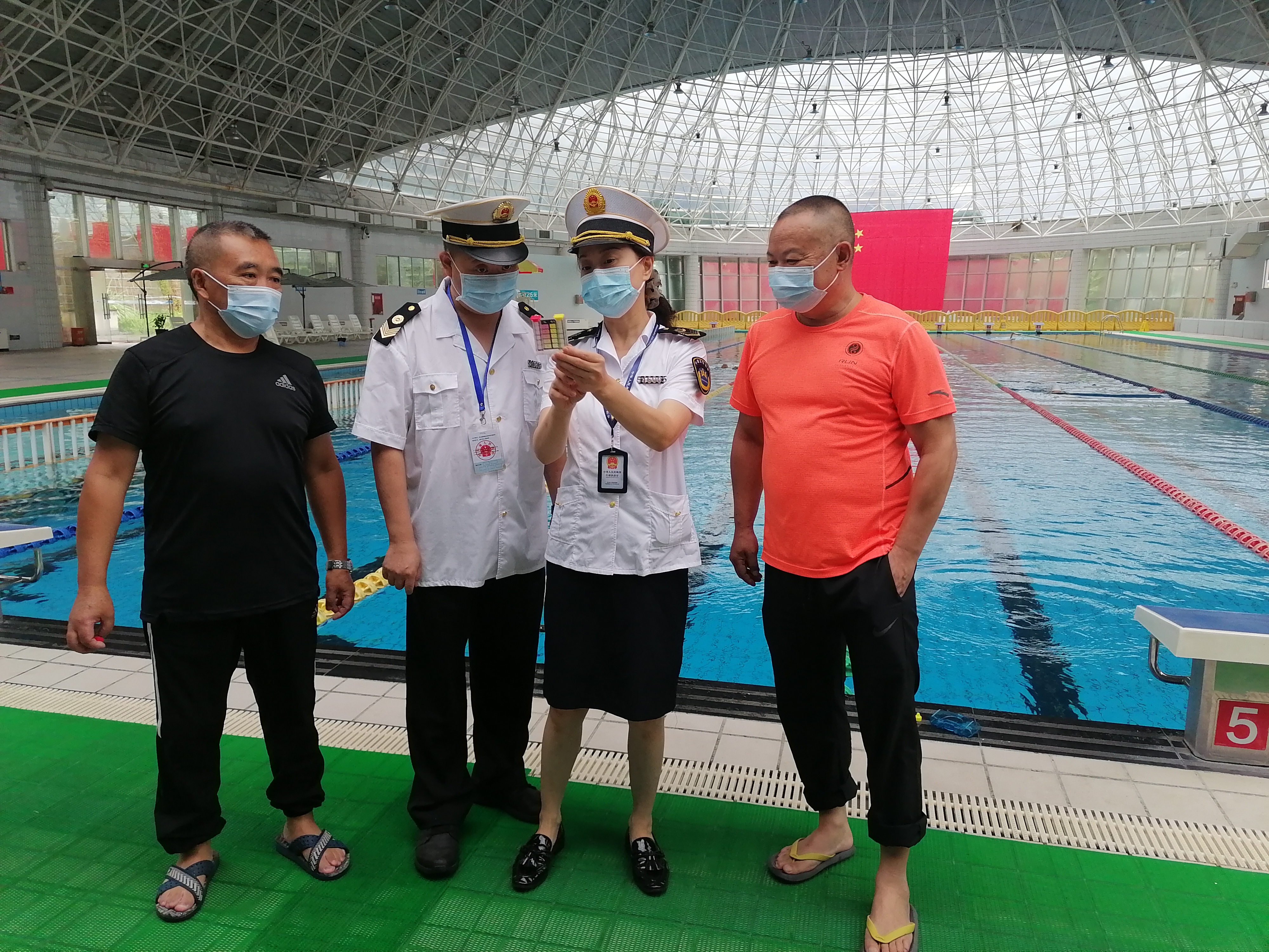 切实扎牢疫情防控网  全面开展疫情防控督查(图6)