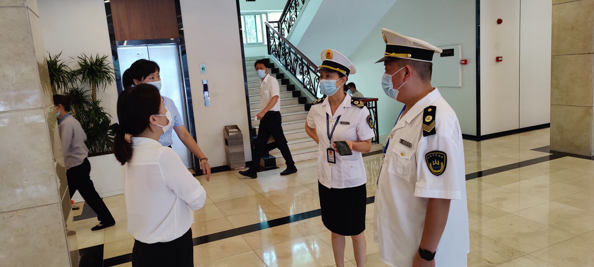 切实扎牢疫情防控网 全面开展疫情防控督查(图7) 切实扎牢疫情防控网 全面开展疫情防控督查(图7)