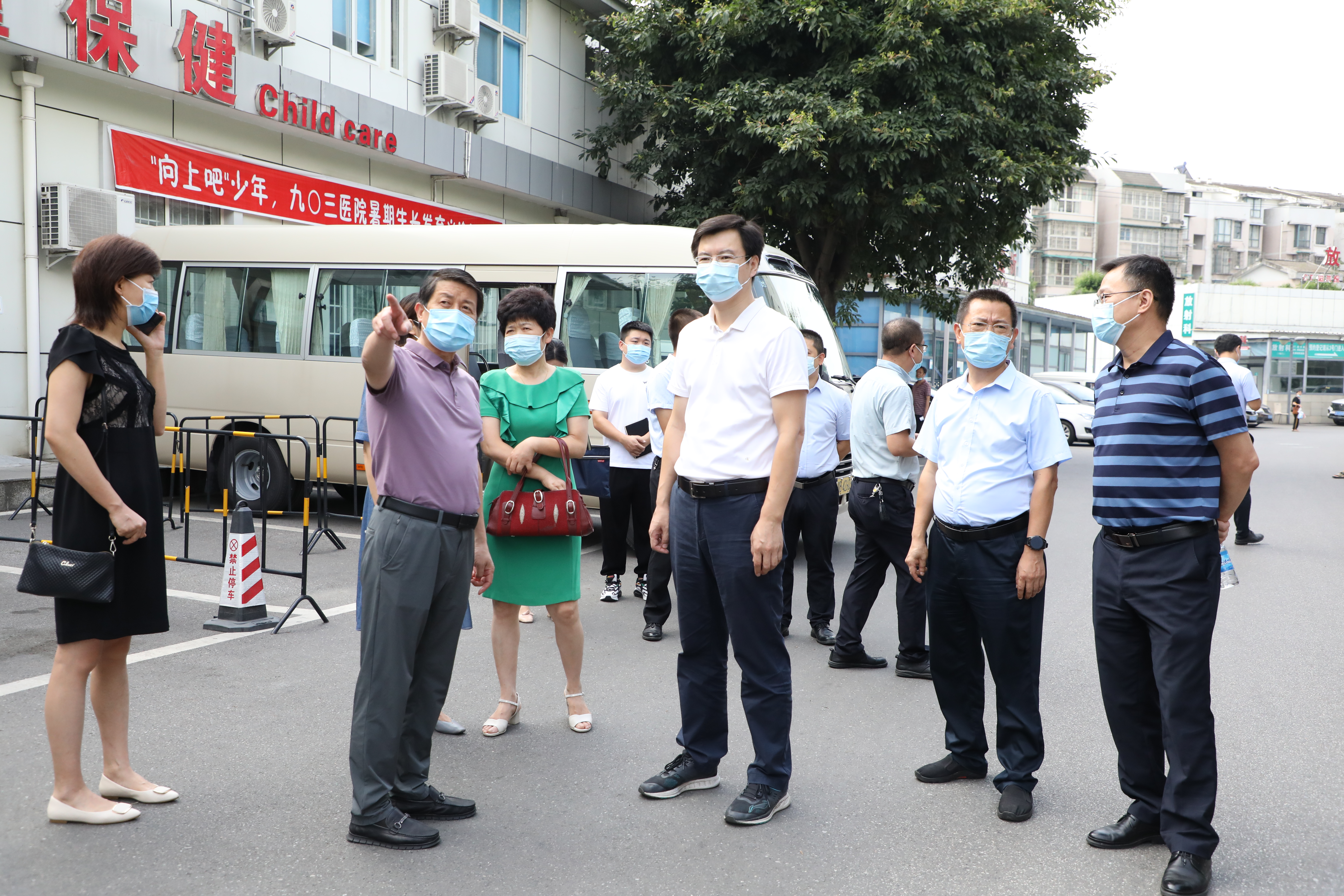 切实扎牢疫情防控网  全面开展疫情防控督查(图2)