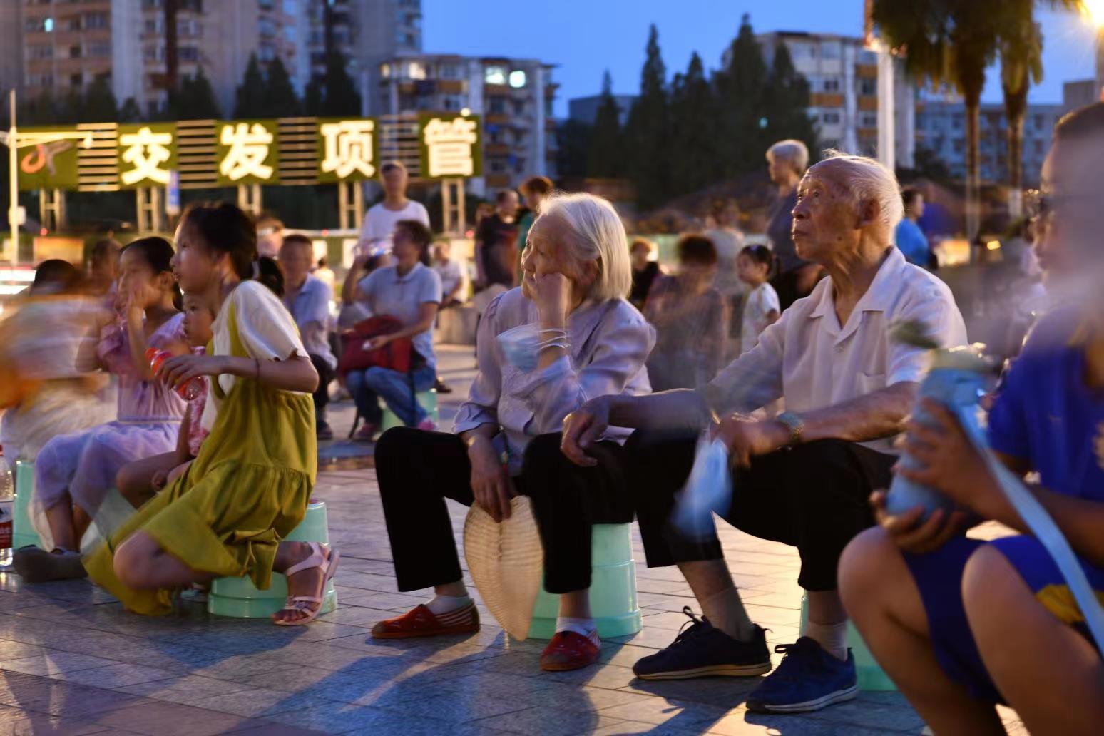 红色电影展映周   夏日纳凉好去处(图3)
