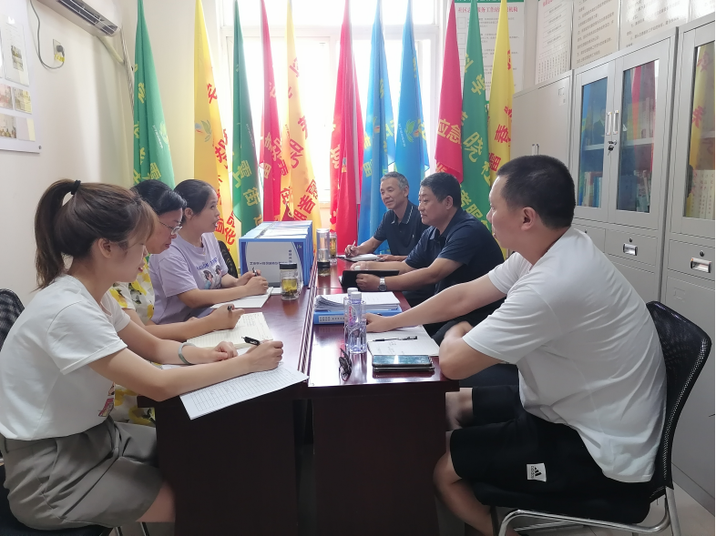 春雷街道检查社区疫情防控工作(图3) 春雷街道检查社区疫情防控工作(图3)