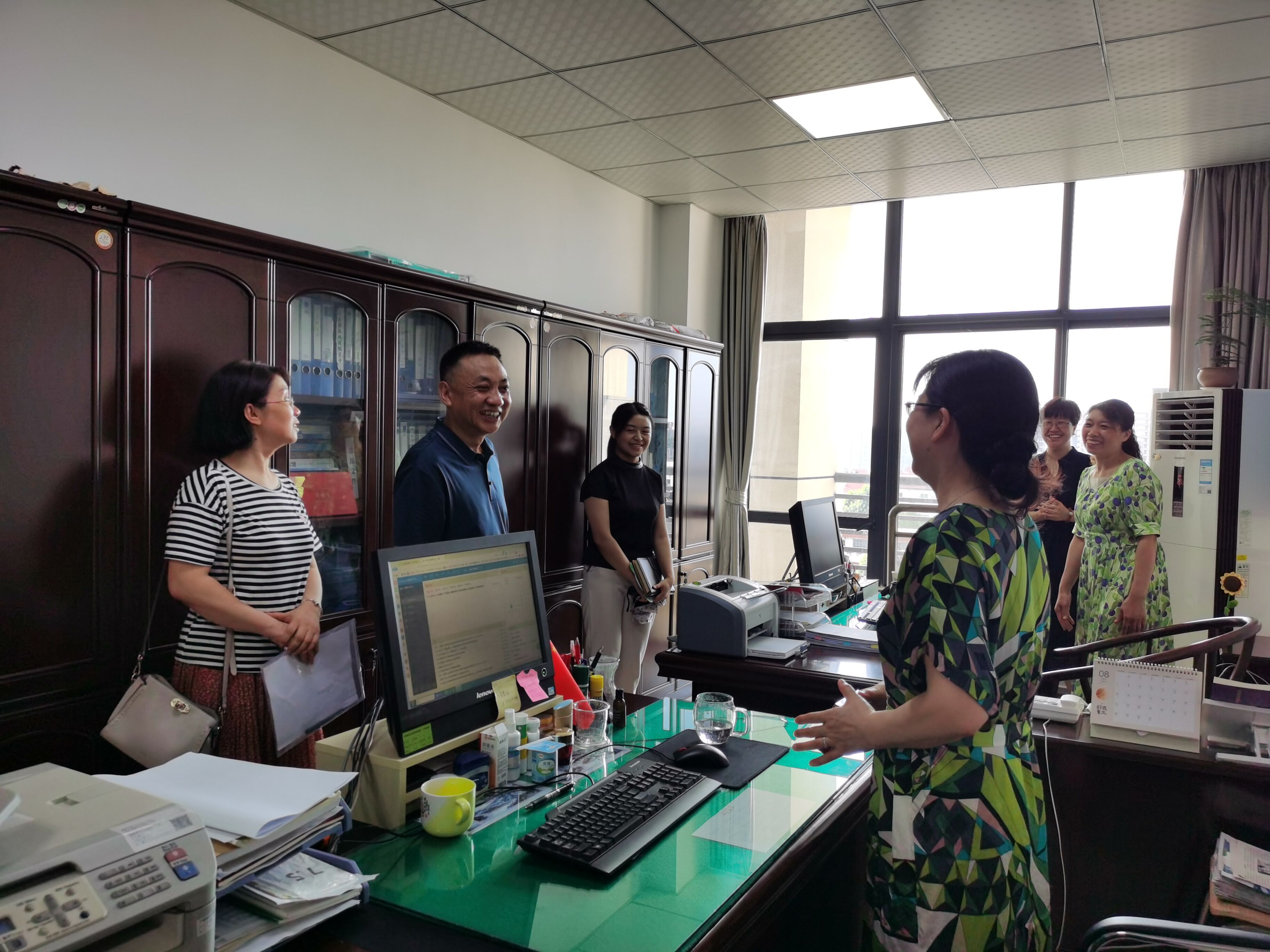 医疗与民政中心开展高温天气消防安全专项检查(图2) 医疗与民政中心开展高温天气消防安全专项检查(图2)