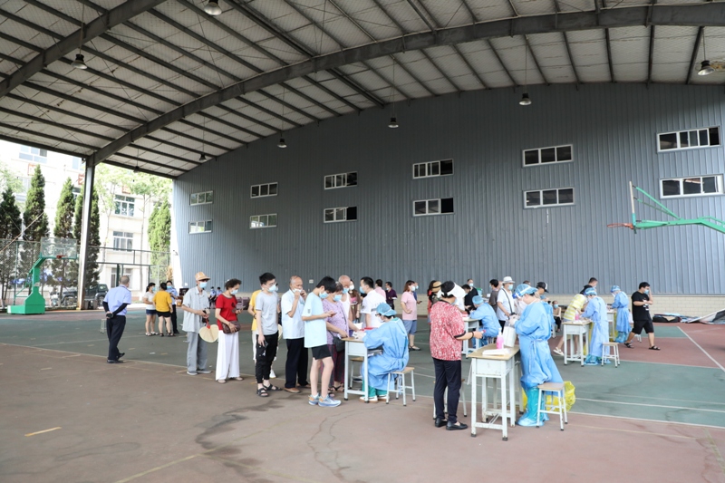 九〇三医院圆满完成中物院职工集中年休假返岗前大规模核酸检测(图4)