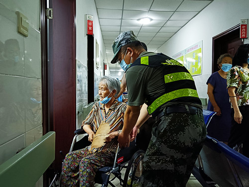 守护家园  冲锋在前——坚守疫情防控第一线(图4)