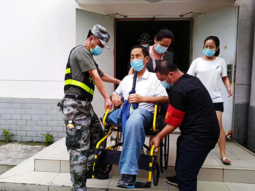 守护家园  冲锋在前——坚守疫情防控第一线(图8)