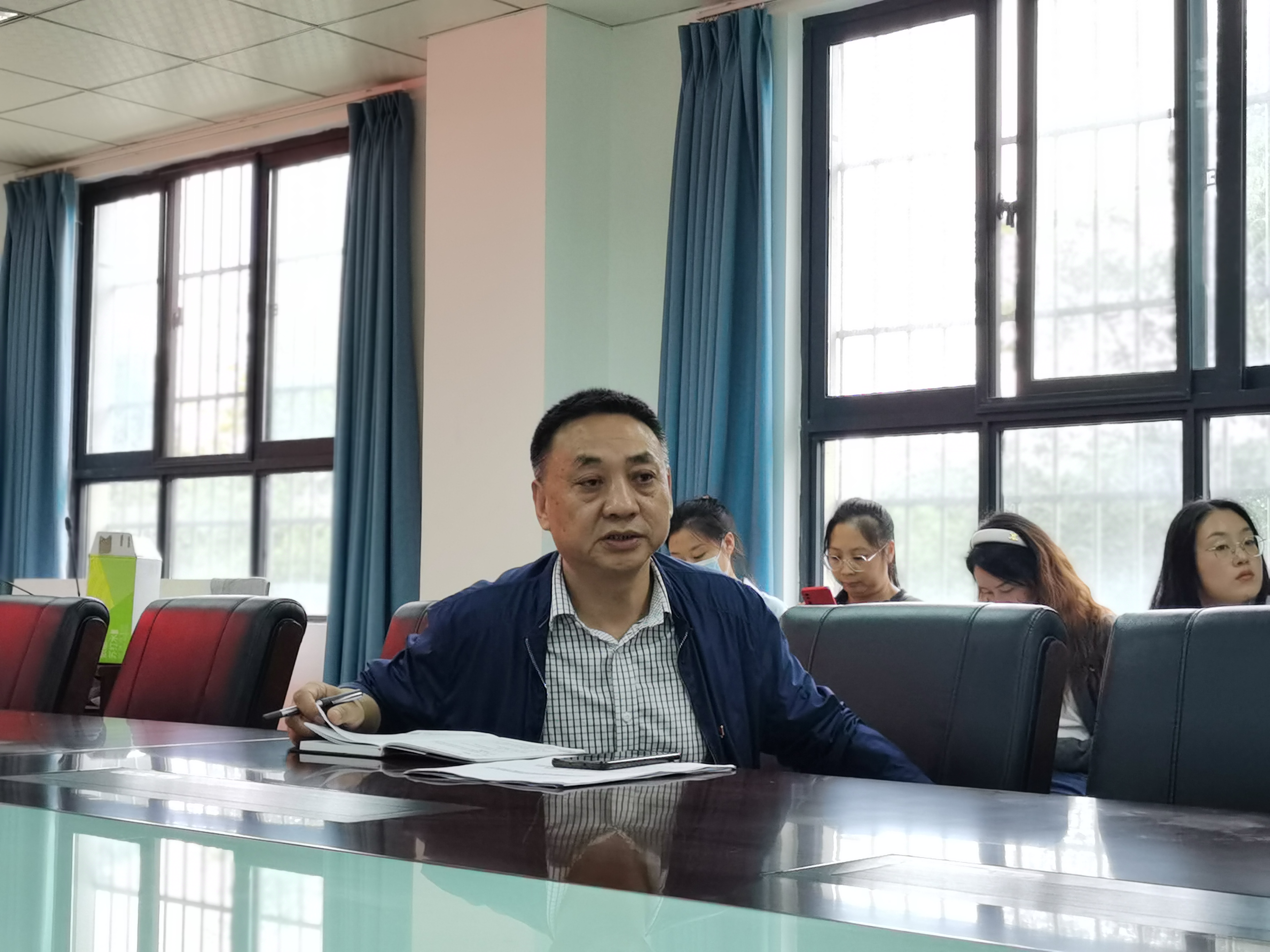 医疗与民政中心党支部开展“牢记使命 忠诚履职以实际行动迎接党的二十大胜利召开”学习心得交流讨论会 9月23日,医疗与民政中心党支部开展“牢记使命 忠诚履职 以实际行动迎接党的二十大胜利召开”学习心得(图3) 医疗与民政中心党支部开展“牢记使命 忠诚履职以实际行动迎接党的二十大胜利召开”学习心得交流讨论会 9月23日,医疗与民政中心党支部开展“牢记使命 忠诚履职 以实际行动迎接党的二十大胜利召开”学习心得(图3)