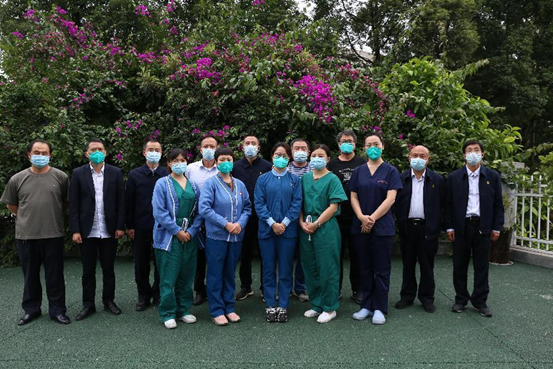 科医“大白”日夜奋战 助力科学城全员核酸检测(图4) 科医“大白”日夜奋战 助力科学城全员核酸检测(图4)